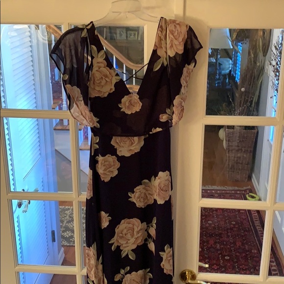 Lulu’s Gorgeous dress - So Pretty! Long dress, excellent condition! - Picture 11 of 16